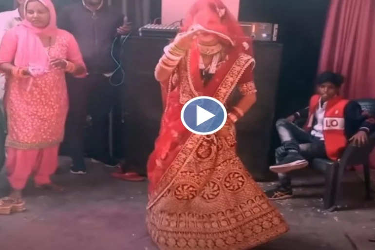 Bhabhi Hot Video: नई नवेली भाभी ने डांस से ससुराल में मचाया तहलका, वीडियो देख फैन हो जाएंगे