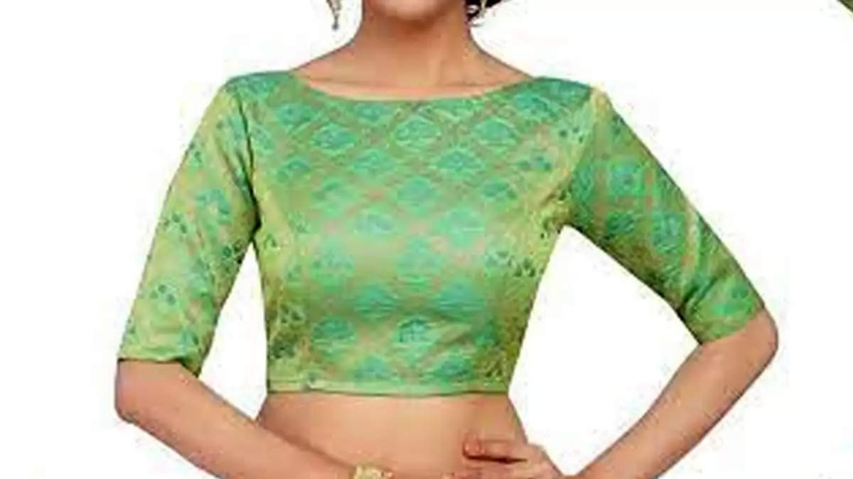 blouse-designs-for-small-breast-size-ladies