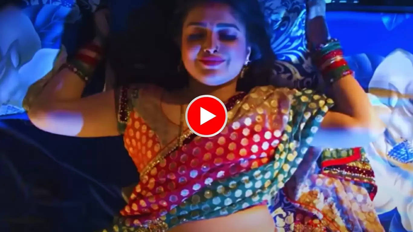 Bhojpuri Dance Video: आम्रपाली और निरहुआ का रोमांटिक गाना, सुनते ही मन में फूल खिलने लगते हैं