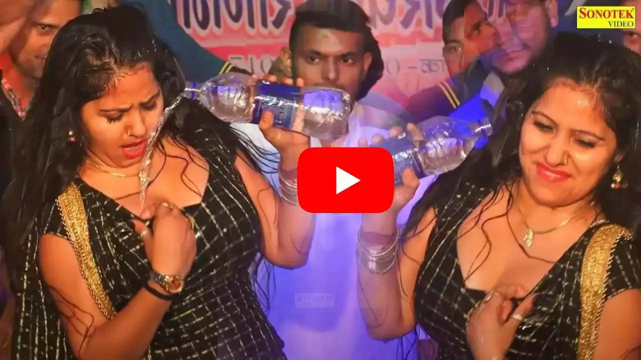 Haryanvi Dance: रचना तिवारी ने टाइट सूट पहनकर मचाया गदर, डांस देख बेकाबू हुई भीड़, देखें वीडियो