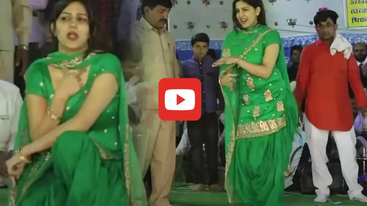  Haryanvi Dance Video: 'रसगुल्ला खवा दे' गाने पर सपना चौधरी ने ऐसे मोड़ा बदन, डांस देख बेकाबू हुई भीड़