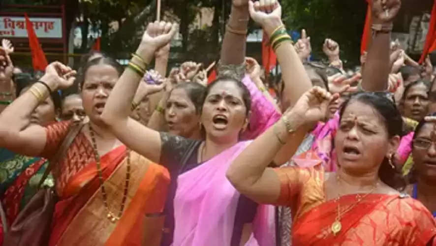 Anganwadi Workers Odisha News: सैलरी-पेंशन नहीं बढ़ाने पर आंगनवाड़ी कार्यकर्ताओं ने दिया धरना, बंद हुए 60000 सेंटर्स