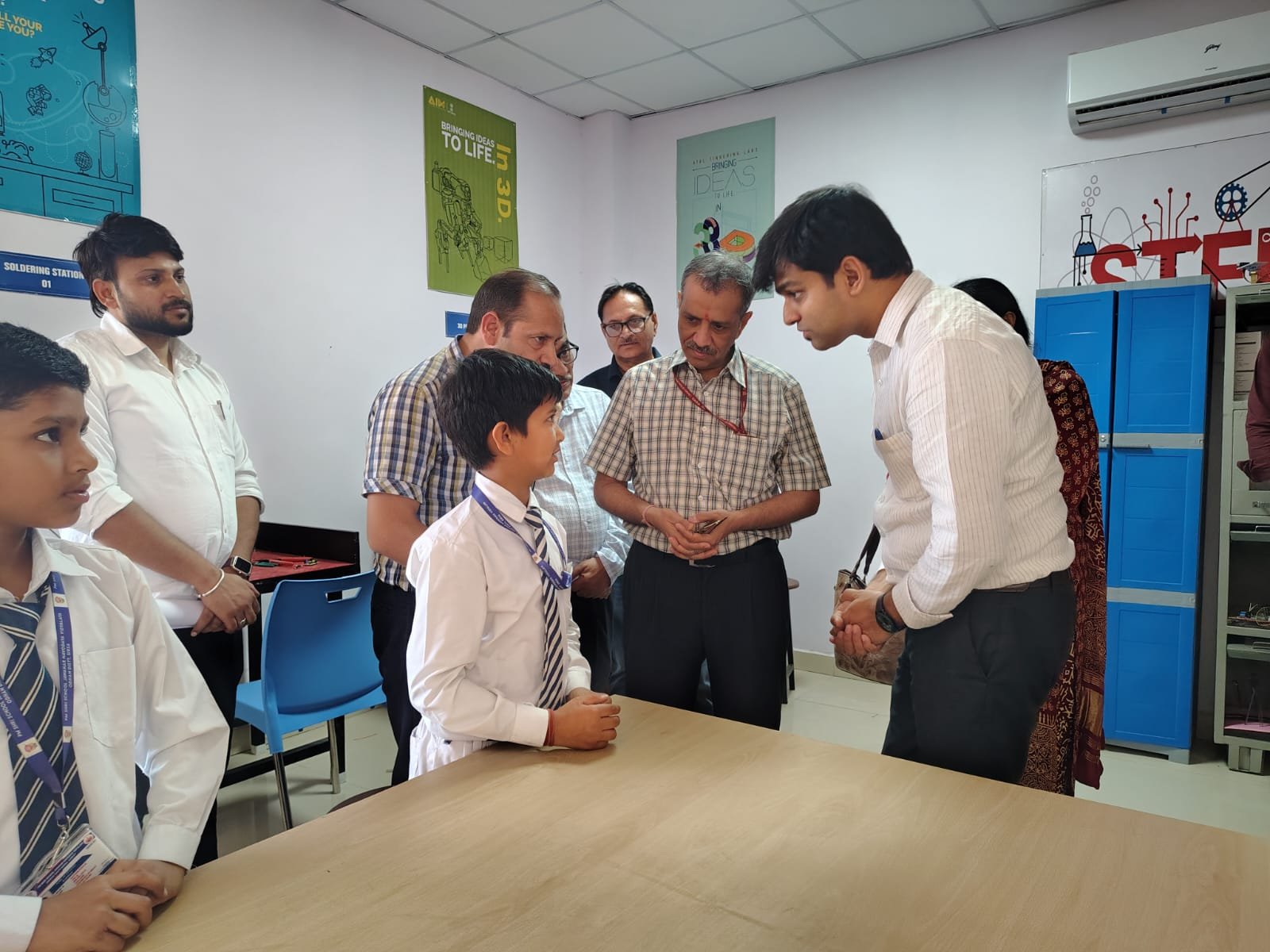 पीएम श्री विद्यालयों का संयुक्त सचिव मधुकर कुमार ने किया निरीक्षण, व्यवस्थाओं का लिया जायजा