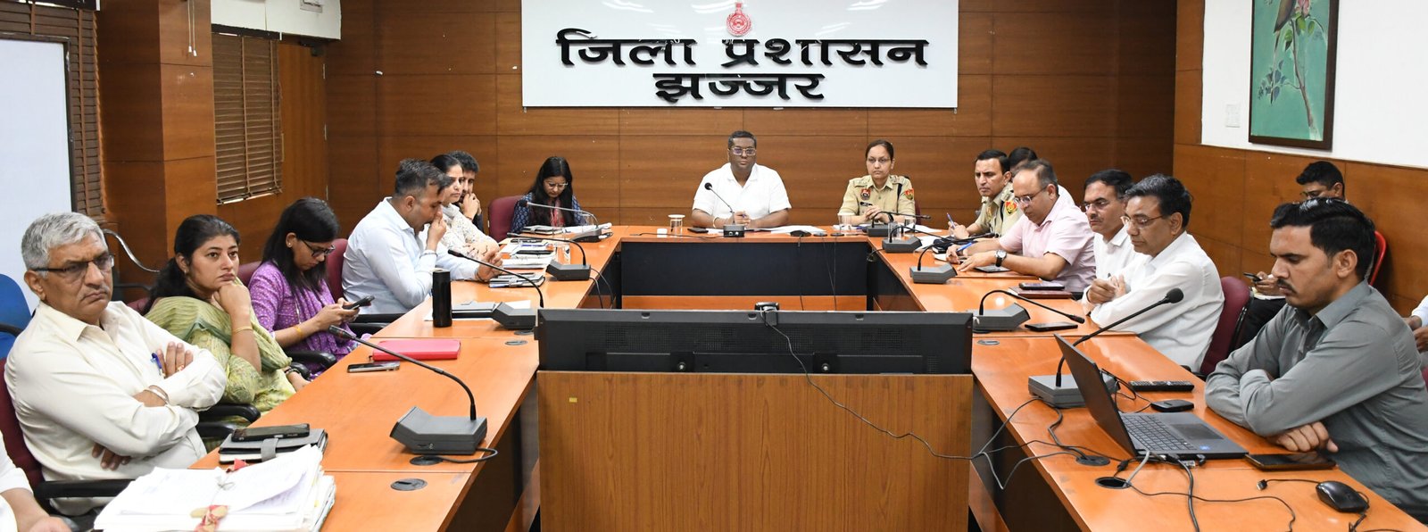 डीसी स्वप्निल रविंद्र पाटिल ने अधिकारियों की बैठक में की राजस्व विभाग के कार्यों की समीक्षा