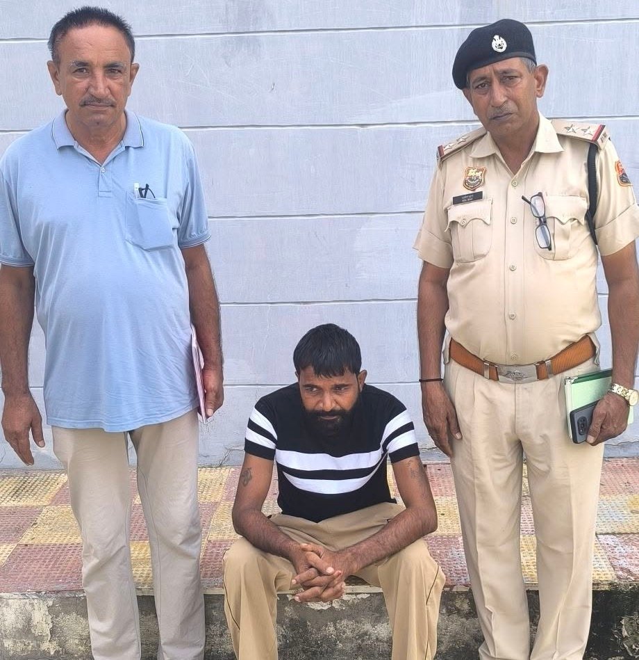 पीओ स्टाफ की पुलिस टीम ने चोरी के मामले में वांछित भगोड़ा को दबोचा