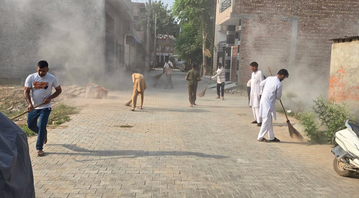 An example set amidst the strike: When sanitation services stalled in Sirsa, a cleanliness drive was launched in Ward 11.
