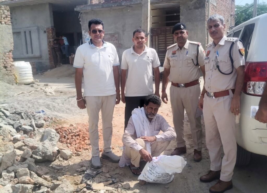 A man was arrested with 2 kg 766 grams of poppy husk.