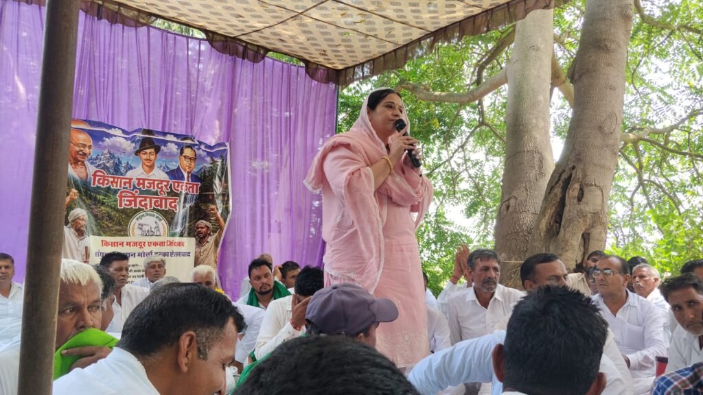 सरकार और प्रशासन की नाकामी के चलते किसानों को अपने हक के पानी के लिए सड़कों पर बैठना पड़ रहा है" — संतोष बेनीवाल