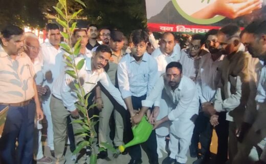 'Night Halt' program organized in Shahpuriya village; ADC listened to villagers' grievances.