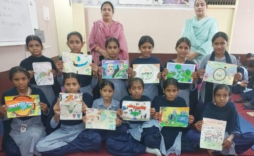'Seva Sankalp Abhiyan' in Sirsa: Students pledge to maintain cleanliness.