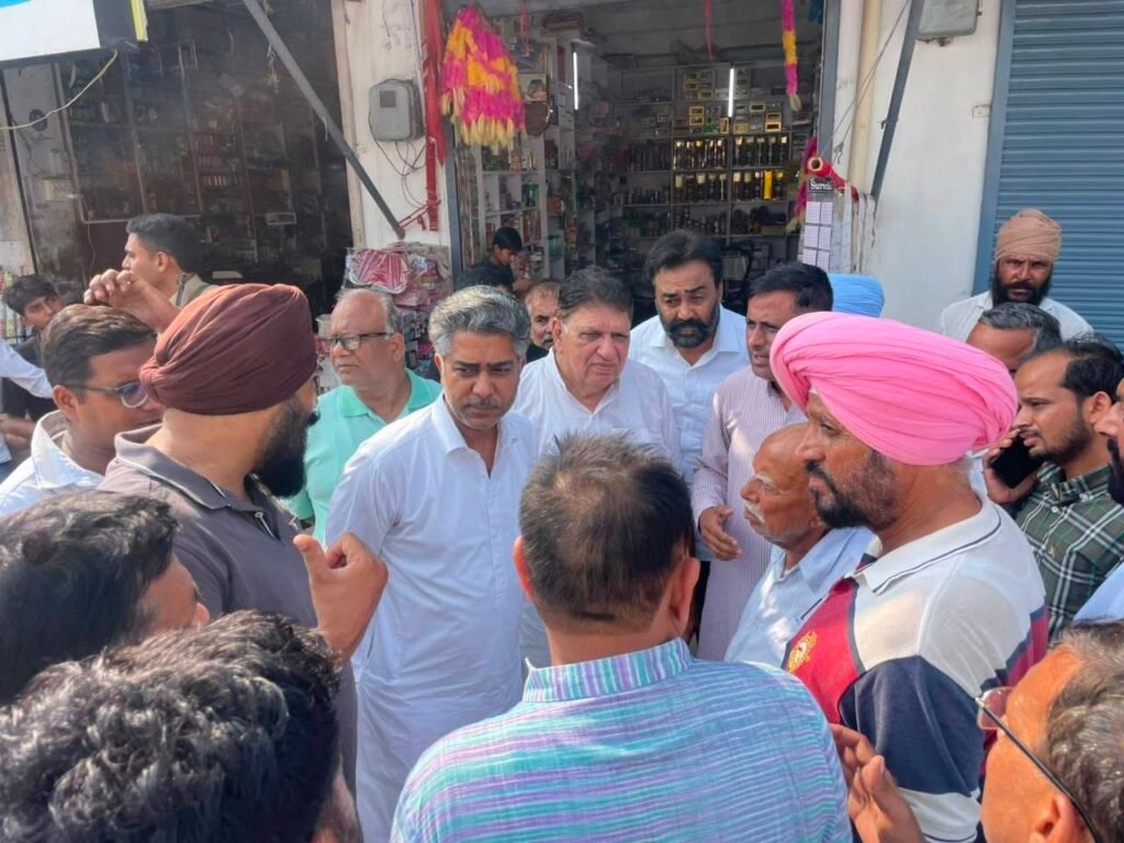 MLA Aditya Devilal inaugurated the smart road construction work in the Dabwali vegetable market area.