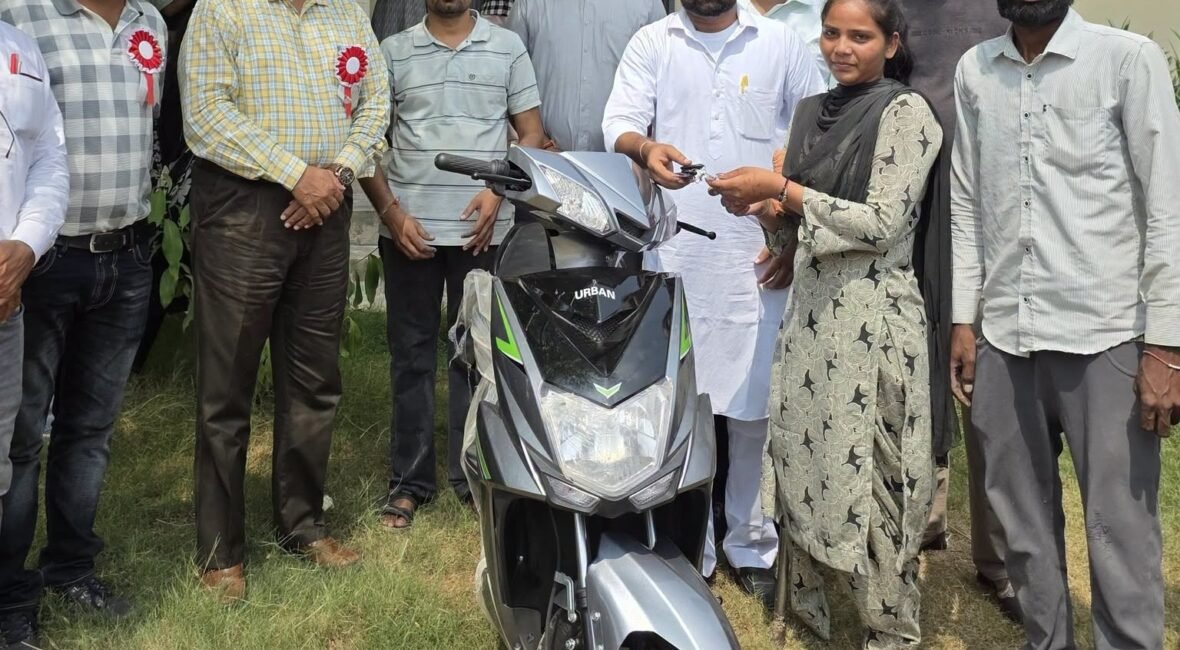 The de-addiction committee gifted a scooter to a college student in Lambi village, Sirsa.