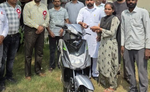 The de-addiction committee gifted a scooter to a college student in Lambi village, Sirsa.