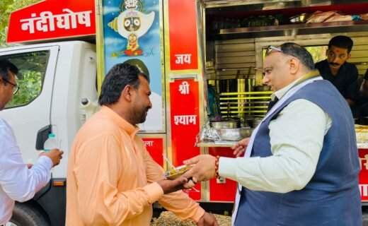 While CM Nayab Singh Saini and his father, Prof. Ganeshi Lal, were inside listening to the public's grievances, his son Manish Singla set an example outside by serving meals.