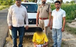 Three drug smugglers were apprehended during raids in the Odha and Kalanwali areas.