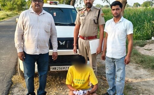 Three drug smugglers were apprehended during raids in the Odha and Kalanwali areas.