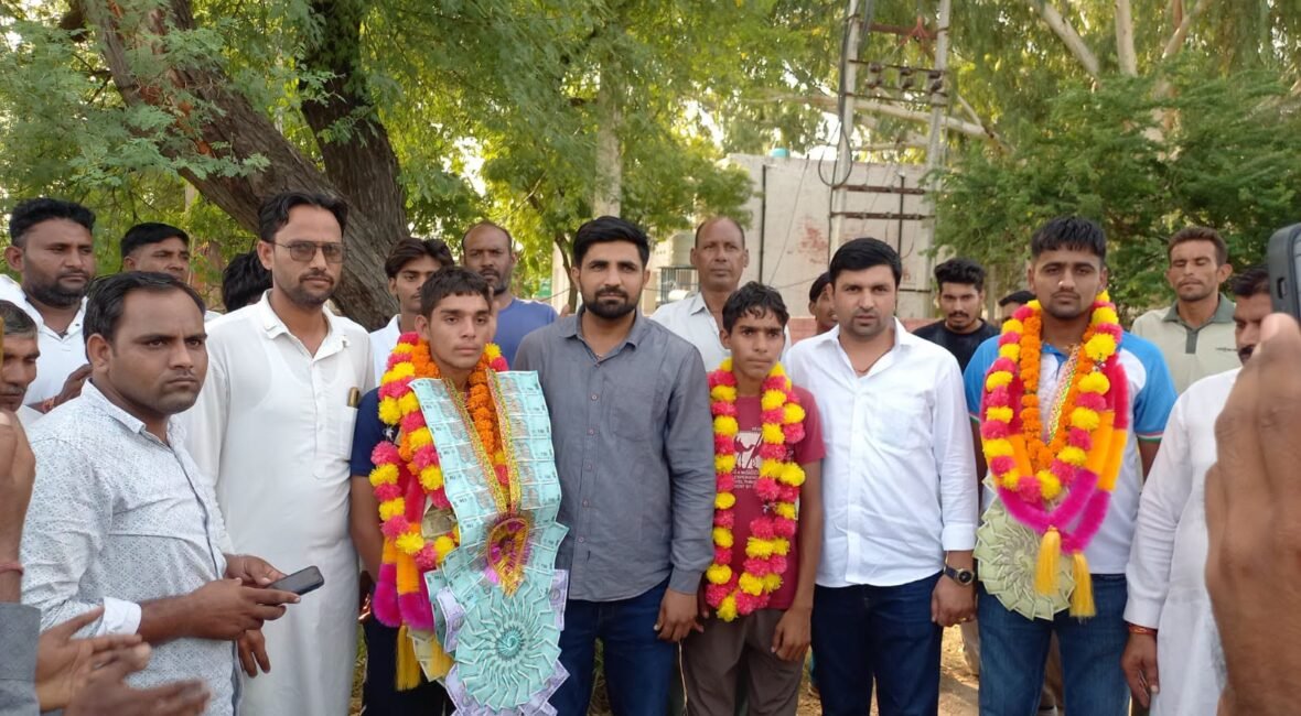 रामपुरा ढिल्लों के छात्र आर्यन ने 3000 मीटर दौड़ में राज्य में हासिल किया दूसरा स्थान, ग्रामीणों ने चोपटा और गांव में किया
