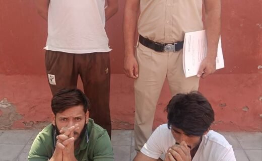 Two accused arrested for stealing gold earrings and ₹15,000 in Sirsa; stolen items recovered.
