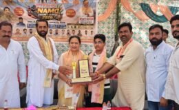 SP and BJP District President attend the fourth day of the Namo Cricket League; administer an anti-drug pledge to the youth.