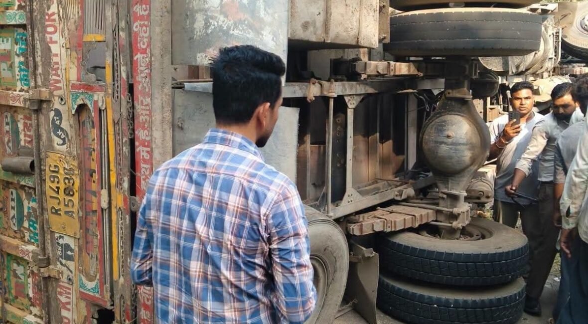 Collision involving a truck, tractor-trolley, and motorcycle near Mallekan in Sirsa; 3 dead, 5 in critical condition.